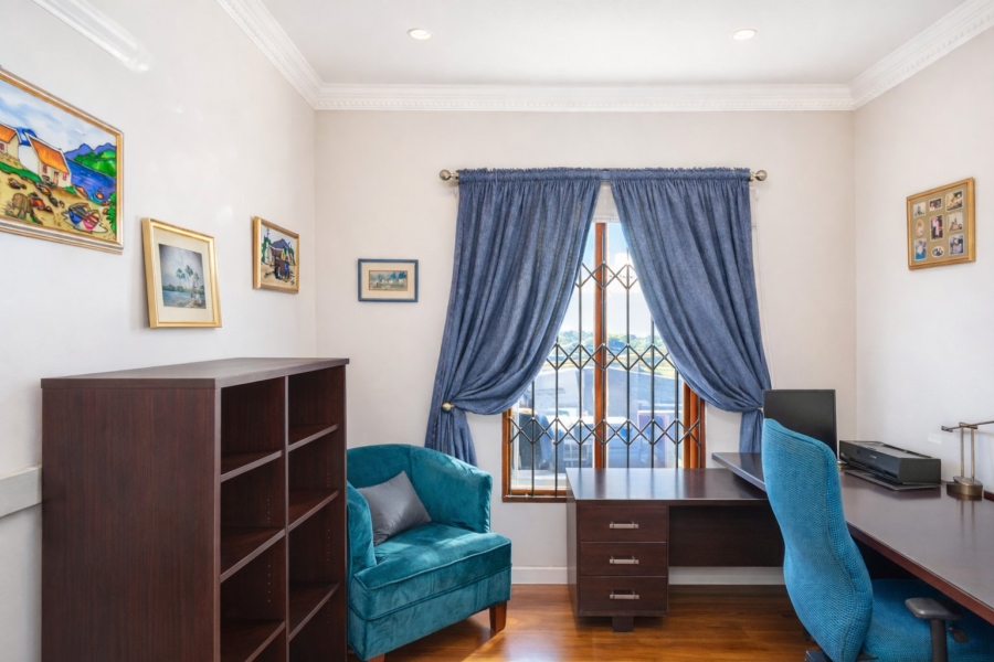 5 Bedroom Property for Sale in Meerhof North West